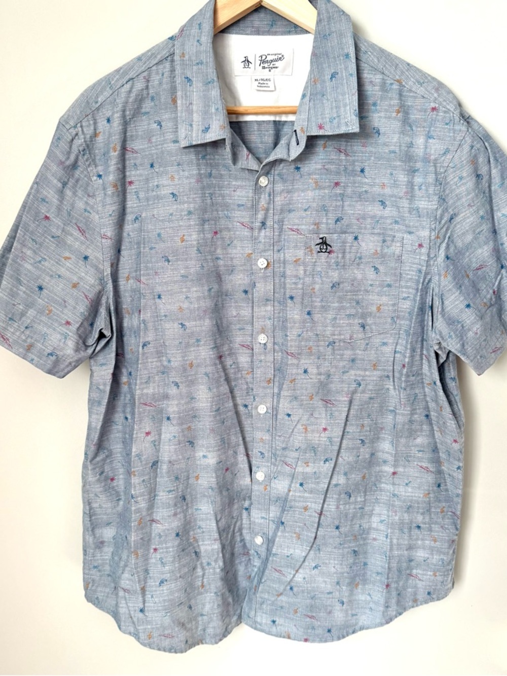 Original Penguin Short-Sleeve Blue Chambray Button-Up Shirt Tropical Beach Print